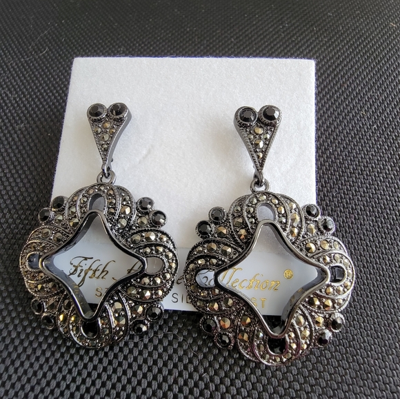 Fifth Avenue Earrings - Picture 2 of 2